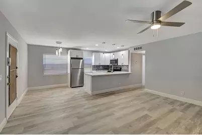 909 S Flanders S, Delray Beach, FL 33484 - Photo 4