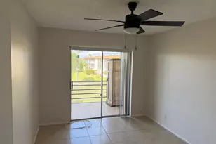 100 Village Green Cir E, Palm Springs, FL 33461 - Photo 14