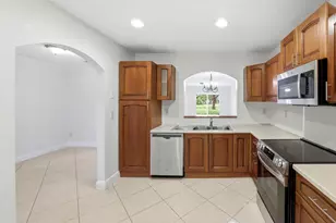 12740 Westhampton Cir, Wellington, FL 33414 - Photo 2