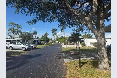 8964 Pine Street, Boynton Beach, FL 33436 - Photo 20