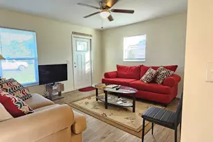 323 Seminole Ct, Pahokee, FL 33476 - Photo 4