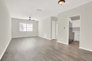 299 SW 7th St, Boca Raton, FL 33432 - Photo 4