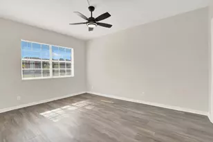299 SW 7th St, Boca Raton, FL 33432 - Photo 14