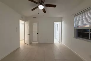298 SW 6th St, Boca Raton, FL 33432 - Photo 22