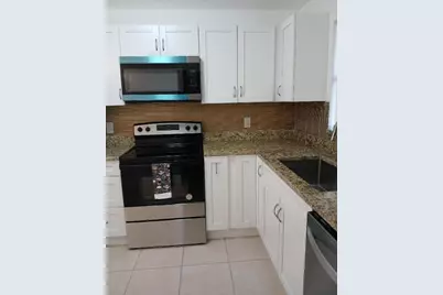 4760 Lucerne Lakes Boulevard W #405, Lake Worth, FL 33467 - Photo 2