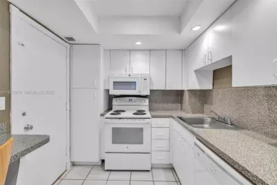 5005 Collins Avenue #616, Miami Beach, FL 33140 - Photo 12