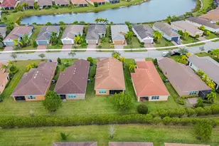 12431 SW Weeping Willow Ave, Port Saint Lucie, FL 34987 - Photo 20