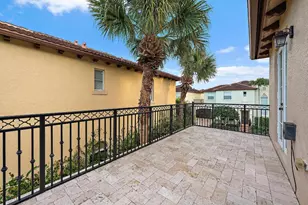 107 Via Poinciana Ln, Boca Raton, FL 33487 - Photo 40