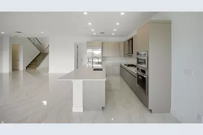 10146 Royal Ascot Avenue, Lake Worth, FL 33449 - Photo 8