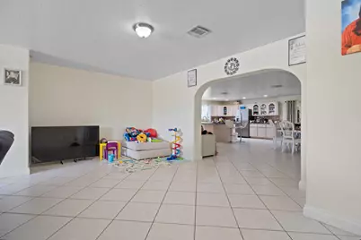 5772 N Haverhill Road N, West Palm Beach, FL 33407 - Photo 8