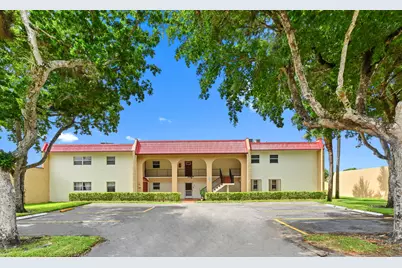 198 Lake Frances Drive, West Palm Beach, FL 33411 - Photo 2