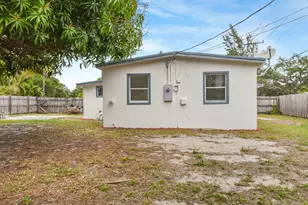 1560 NE 43rd St, Pompano Beach, FL 33064 - Photo 4