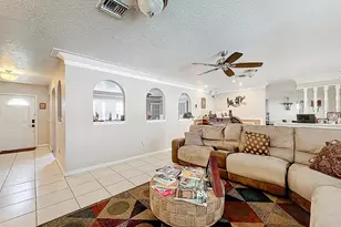 189 NE Caprona Ave, Port Saint Lucie, FL 34983 - Photo 10