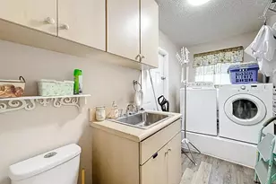 189 NE Caprona Ave, Port Saint Lucie, FL 34983 - Photo 28