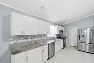 6043 Alexandria Cir, Fort Pierce, FL 34982 - Photo 10