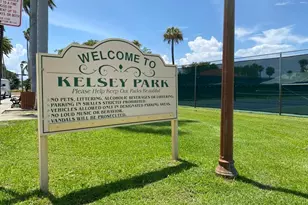 810 Lake Shore Dr, Lake Park, FL 33403 - Photo 14