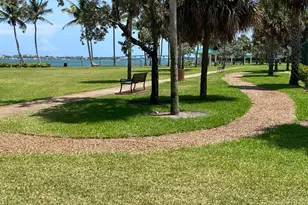 810 Lake Shore Dr, Lake Park, FL 33403 - Photo 20