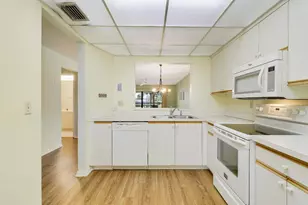 6333 SE Williamsburg Dr, Hobe Sound, FL 33455 - Photo 8