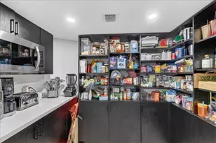 9729 N New River Canal Rd, Plantation, FL 33324 - Photo 10