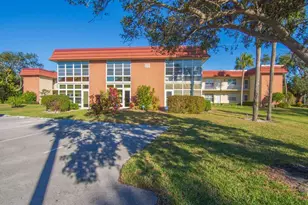 100 Spring Lake Dr, Vero Beach, FL 32962 - Photo 6