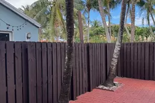 3201 John's Pl, Palm Springs, FL 33461 - Photo 24