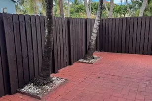 3201 John's Pl, Palm Springs, FL 33461 - Photo 26