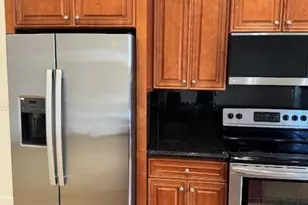 3201 John's Pl, Palm Springs, FL 33461 - Photo 4