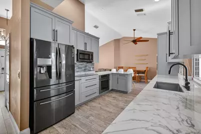 539 SE Nome Drive, Port Saint Lucie, FL 34984 - Photo 4