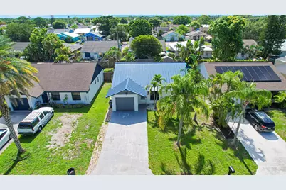 5929 SE Collins Avenue, Stuart, FL 34997 - Photo 4