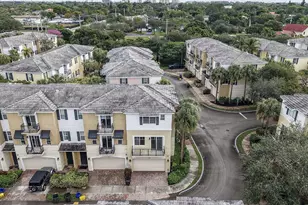 560 NW 39th Cir, Boca Raton, FL 33431 - Photo 6