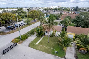 730 N 5th St, Lantana, FL 33462 - Photo 22