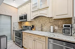 5926 Patio Dr, Boca Raton, FL 33433 - Photo 4