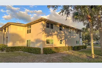 25 Lake Vista Trail #204, Port Saint Lucie, FL 34952 - Photo 2