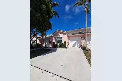 223 E Coral Trace Circle, Delray Beach, FL 33445 - Photo 2