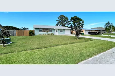 913 SE Browning Avenue, Port Saint Lucie, FL 34983 - Photo 2
