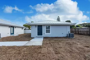 3246 SE Jefferson St, Stuart, FL 34997 - Photo 2