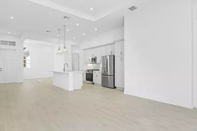 140 SE Via Tirso, Port Saint Lucie, FL 34952 - Photo 8