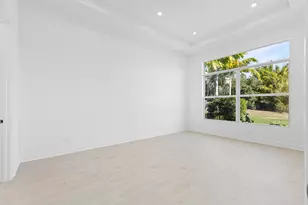 140 SE Via Tirso, Port Saint Lucie, FL 34952 - Photo 10