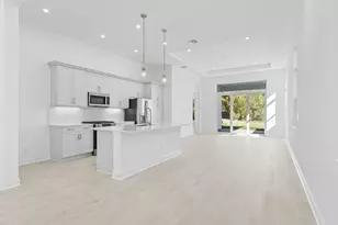 140 SE Via Tirso, Port Saint Lucie, FL 34952 - Photo 2