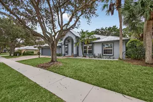 8895 SW Fishermans Wharf Dr, Stuart, FL 34997 - Photo 2