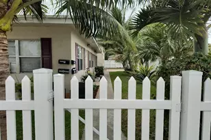 1007 S E St, Lake Worth, FL 33460 - Photo 2