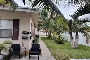 1007 S E St, Lake Worth, FL 33460 - Photo 1