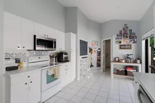 10122 Lexington Cir N, Boynton Beach, FL 33436 - Photo 18