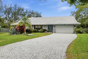 8870 NW 49th Dr, Coral Springs, FL 33067 - Photo 1