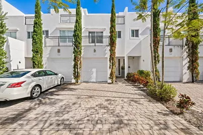 830 NE 19th Avenue, Fort Lauderdale, FL 33304 - Photo 2