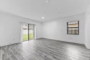 1390 Summit Run Cir, West Palm Beach, FL 33415 - Photo 8