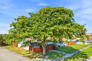 1020 Manor Dr, Palm Springs, FL 33461 - Photo 2