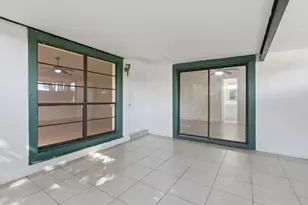 1020 Manor Dr, Lake Worth Beach, FL 33461 - Photo 4