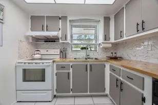 2545 Dudley Dr W, West Palm Beach, FL 33415 - Photo 8