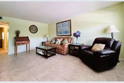 97 Sussex E, West Palm Beach, FL 33417 - Photo 4